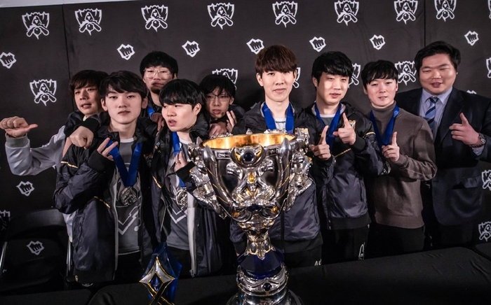 却似乎按兵 却似乎按兵